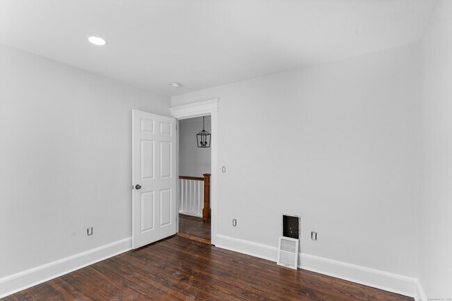 Building Photo - 366 Remington St