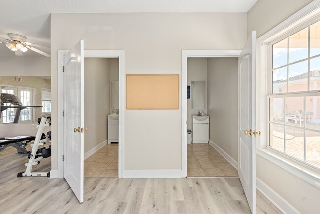 Building Photo - 33 Courtyard Way