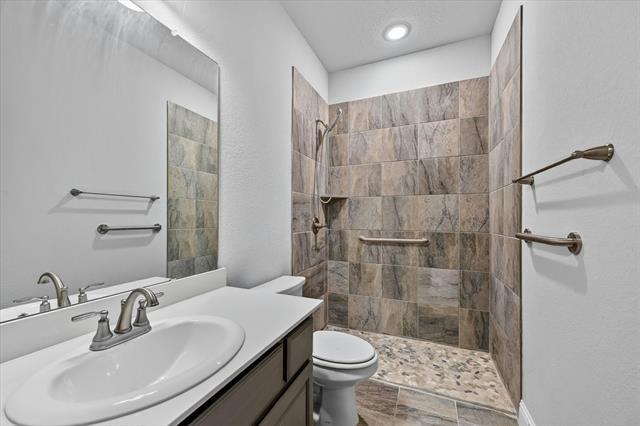 Building Photo - 7815 Cottonwood Dr