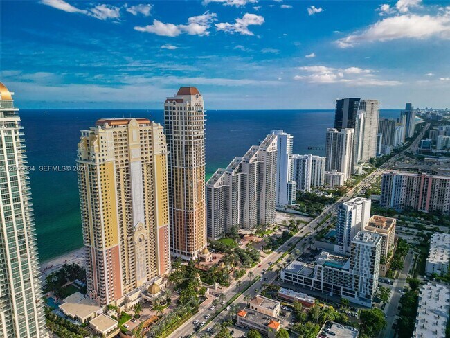 Building Photo - 17875 Collins Ave