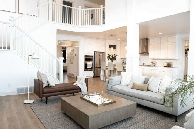 Building Photo - Charming 4-bedroom, 2.5-bathroom home