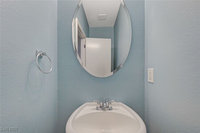 Building Photo - 10644 Tray Mountain Ave