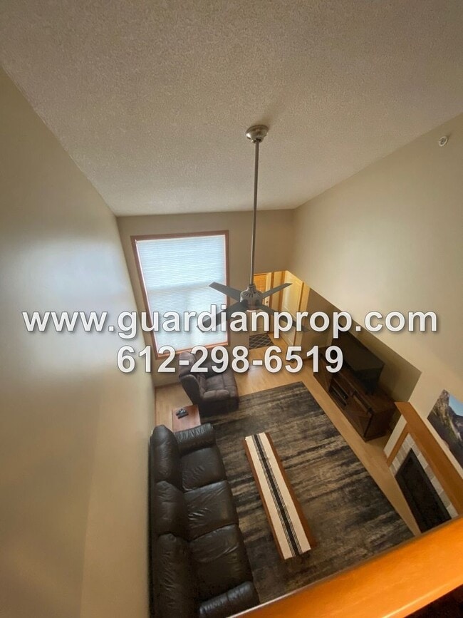 Building Photo - Lino Lakes Townhouse Available June 1, Open Floor Plan, Vaulted Ceilings, Fireplace, Loft, 2 Car ...