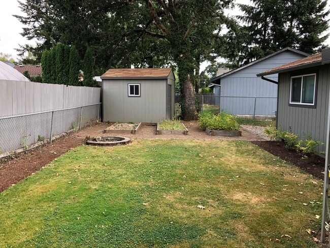 Building Photo - Well Maintained 3 Bed, 1 Bath Home in SE M...