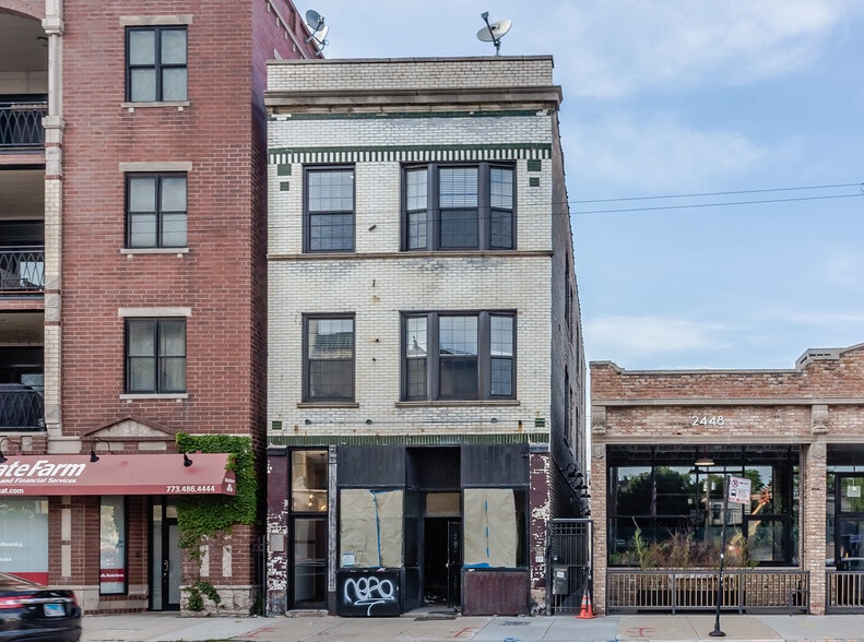 Building Photo - 2450 W Chicago Ave