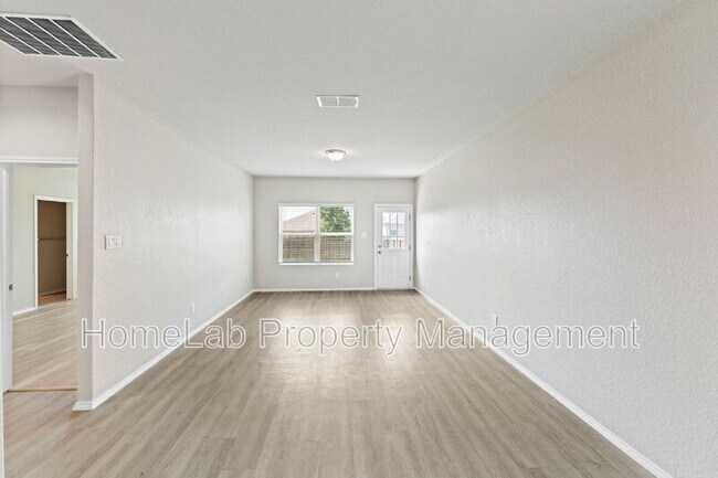 Building Photo - 7126 Mesa Cliffs
