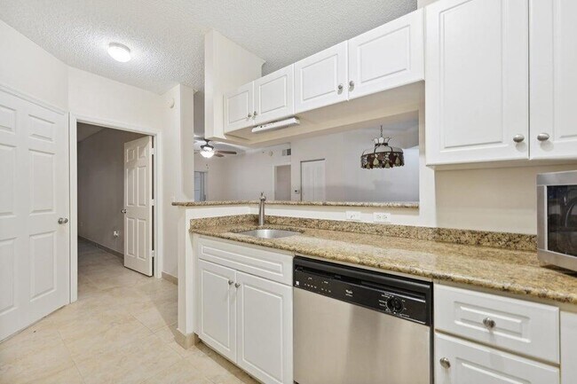 Building Photo - 2120 Tuscany Way
