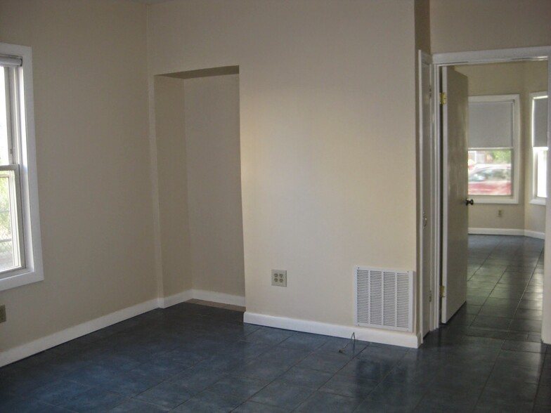 Building Photo - 161 Pearl St