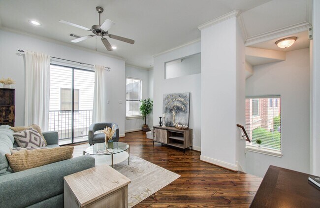 Primary Photo - 202 McGowen St