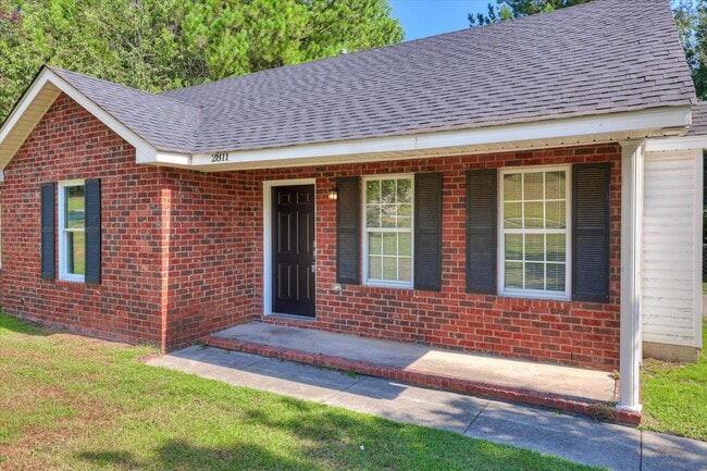 Building Photo - 2811 Bennington Dr