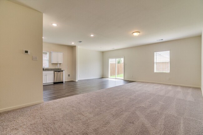 Building Photo - 778 Camden Dr