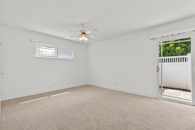 Building Photo - 2248 Drayton Ave