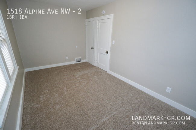 Building Photo - Updated 1 Bed/1Bath – First Month Only $575!