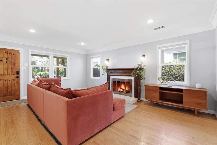 Building Photo - 4312 W 59th St