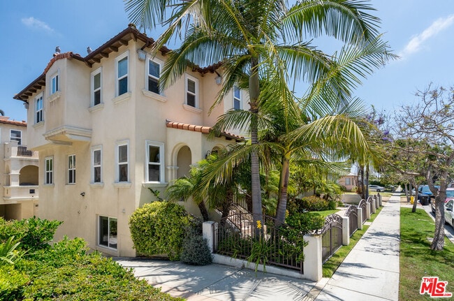 Building Photo - 3844 Tilden Ave