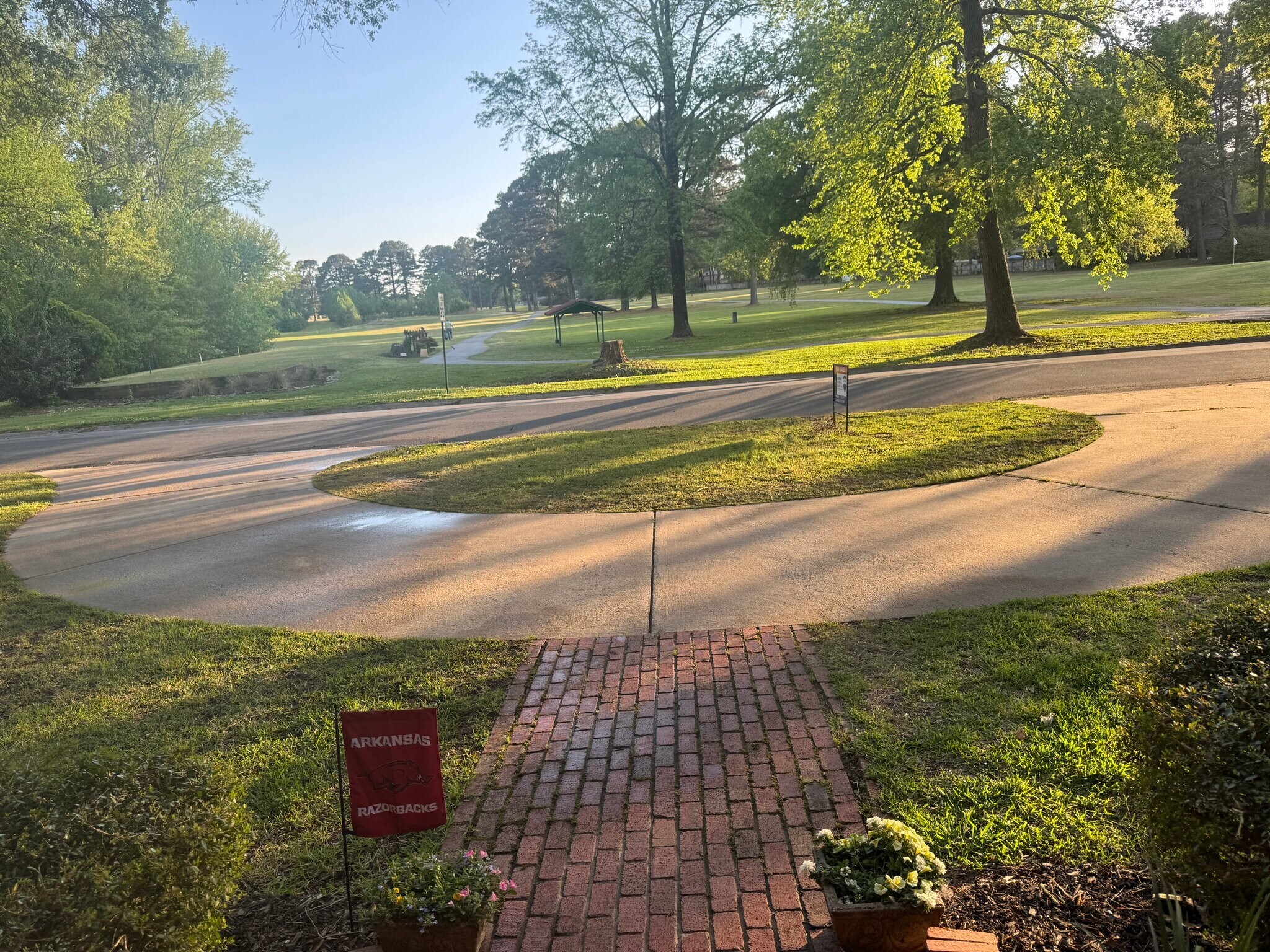 Building Photo - 401 Foxwood Dr