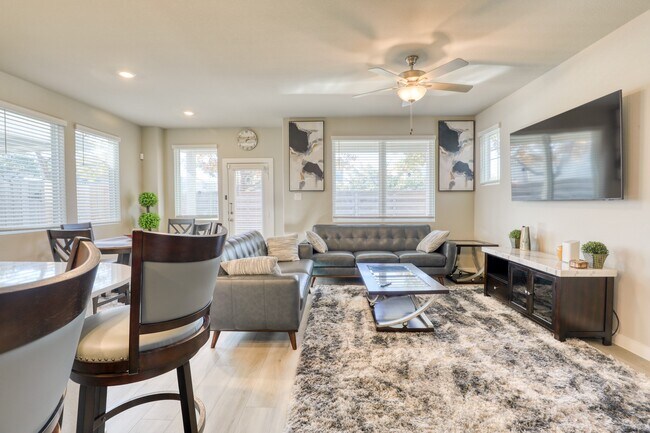 Building Photo - 3110 Moontide Ln