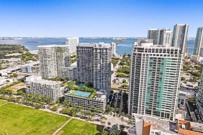 Building Photo - 121 NE 34th St