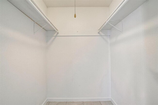 Building Photo - 8003 Goldengrove Dr
