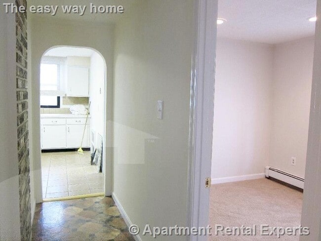 Building Photo - 19 Wesley St