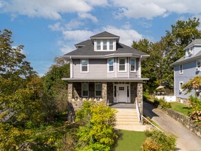 Building Photo - 18 Wessels Pl