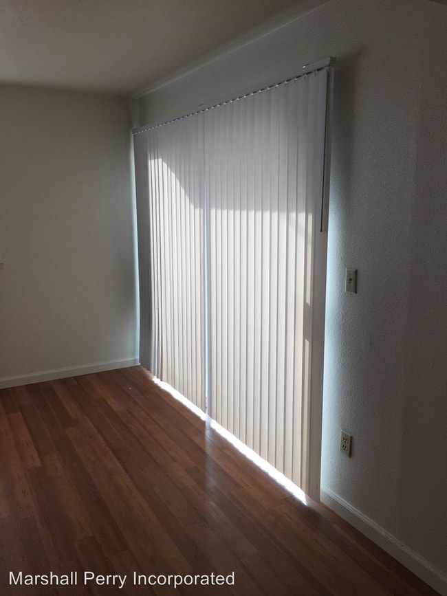 Building Photo - 620 Paradise Rd