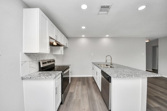 Building Photo - 4114 Fairgreen Ln