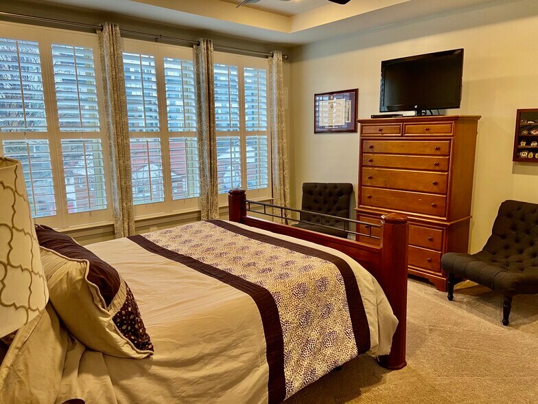 Main Bedroom - 1326 S Rolfe St