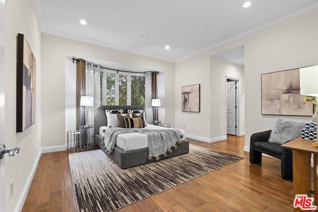 Building Photo - 4848 Wilshire Blvd