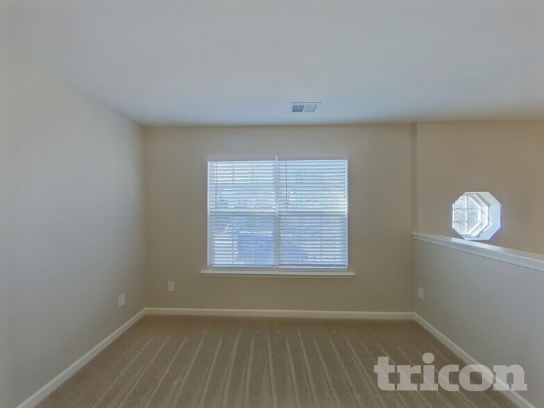 Building Photo - 4908 Abercromby St