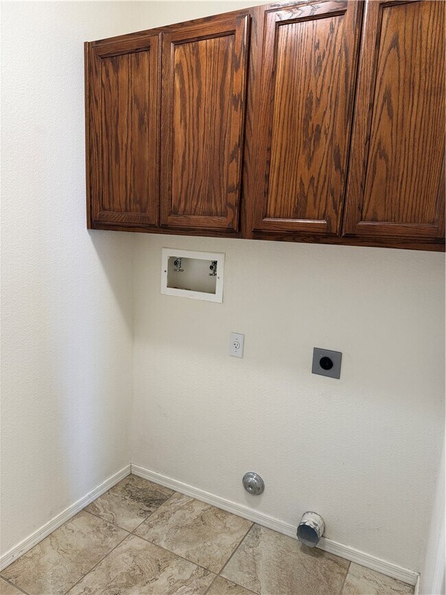 Building Photo - 3424 Sunriver Rd