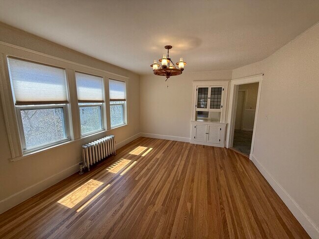 Building Photo - 19 Chauncey St