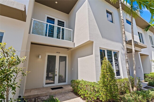 Building Photo - 6432 NW 104th Ct