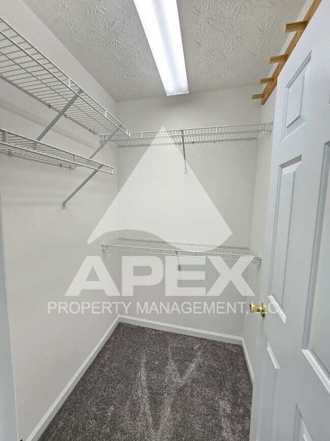 Building Photo - 8705 Trapper Ln