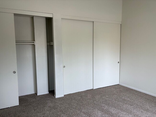 Building Photo - hbr4882