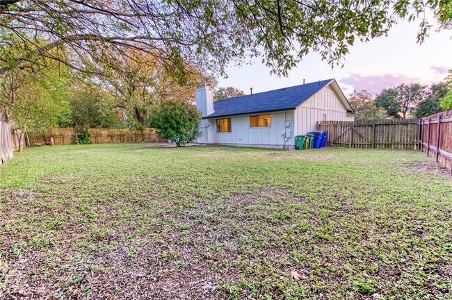 Building Photo - 1465 S Meadows Dr