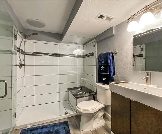 Building Photo - Clean and Spacious Home for Rent