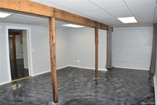 Building Photo - 1014 Elfin Glen Dr