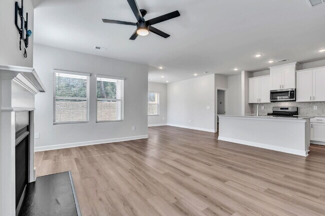 Building Photo - Like New 3BR/2BA Home is Woodruff, SC  **$1995/mo rent