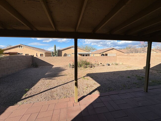 Building Photo - 3 bed 2 Bath NW Tucson Home