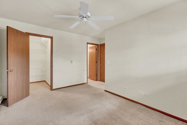 Building Photo - 330 Leah Ln