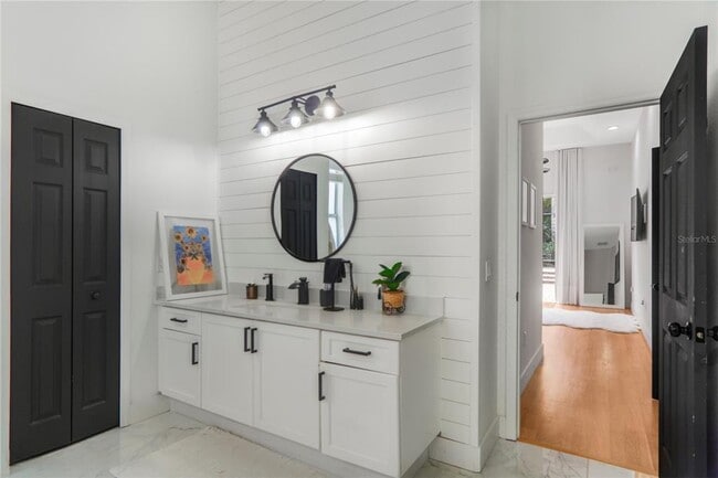 Building Photo - 2884 Majestic Isle Dr
