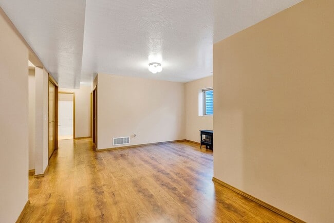 Building Photo - Single Family Home in LOLO, 4 bed / 3 bath...