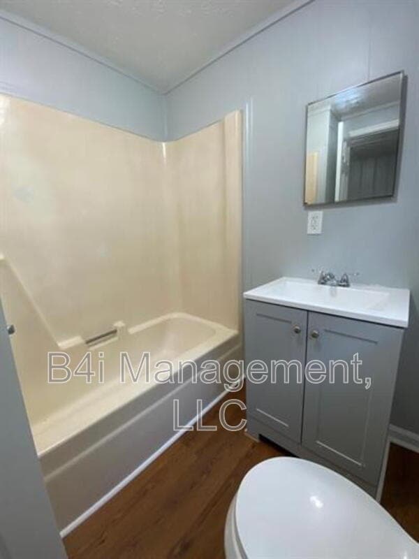 Building Photo - 905 Murphy Ave