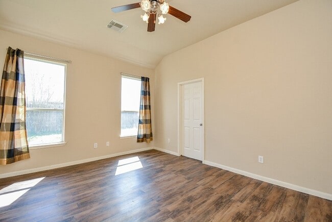 Building Photo - 4310 S Vineyard Mdw Ln