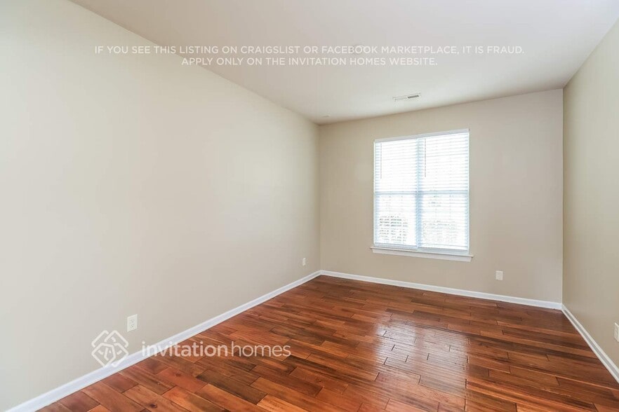 Building Photo - 1501 Ridgehaven Rd