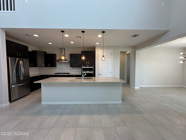 Building Photo - 7806 S Land Grant Dr