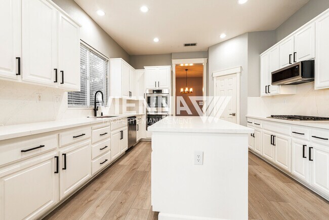 Building Photo - 8121 Gilleland Dr