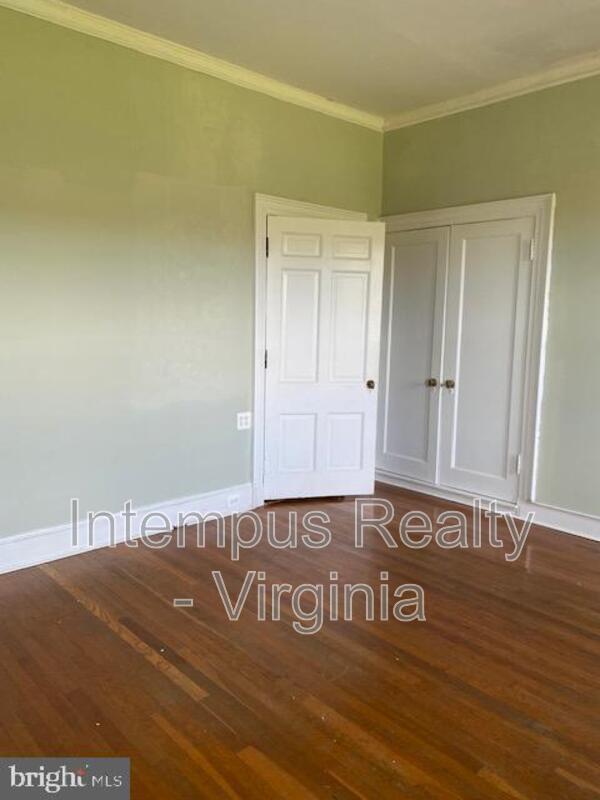 Building Photo - 7296 Fenton Farm Ln