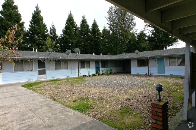 Building Photo - LANCE 1120LANCE